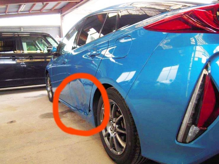 トヨタ プリウス PHV　メタリックブルー